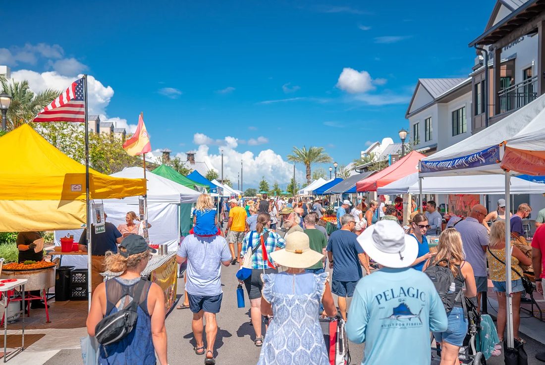 Farmers' market crowd on Lakewood Ranch Main Street